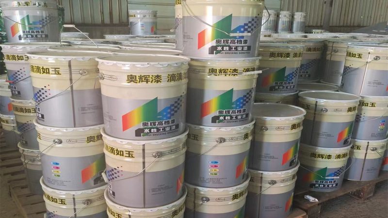 在解读金属漆报价单时，要对比不同品牌和型号的产品。以下是一些对比要点：